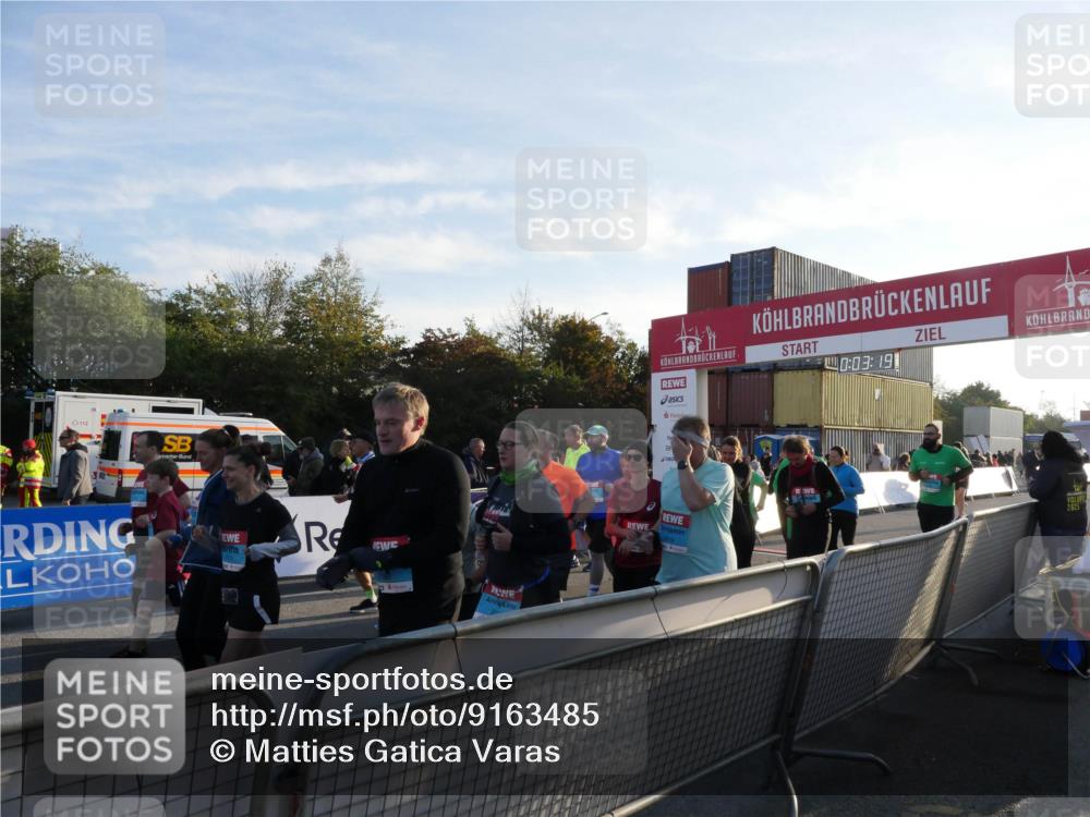 03.10.2025 - Köhlbrandbrückenlauf Matties Gatica Varas http://msf.ph/oto/9163485 03.10.2025 09:03:21 Ziel  meine-sportfotos.de