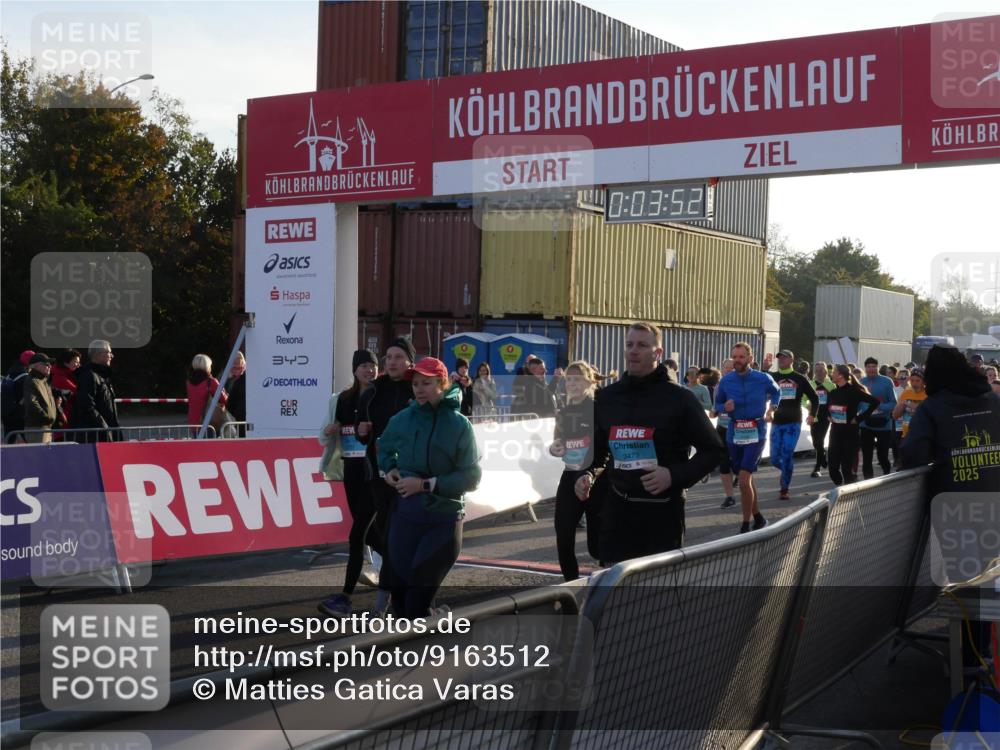 03.10.2025 - Köhlbrandbrückenlauf Matties Gatica Varas http://msf.ph/oto/9163512 03.10.2025 09:03:53 Ziel  meine-sportfotos.de