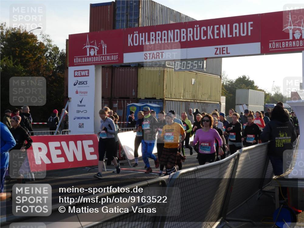 03.10.2025 - Köhlbrandbrückenlauf Matties Gatica Varas http://msf.ph/oto/9163522 03.10.2025 09:03:56 Ziel  meine-sportfotos.de