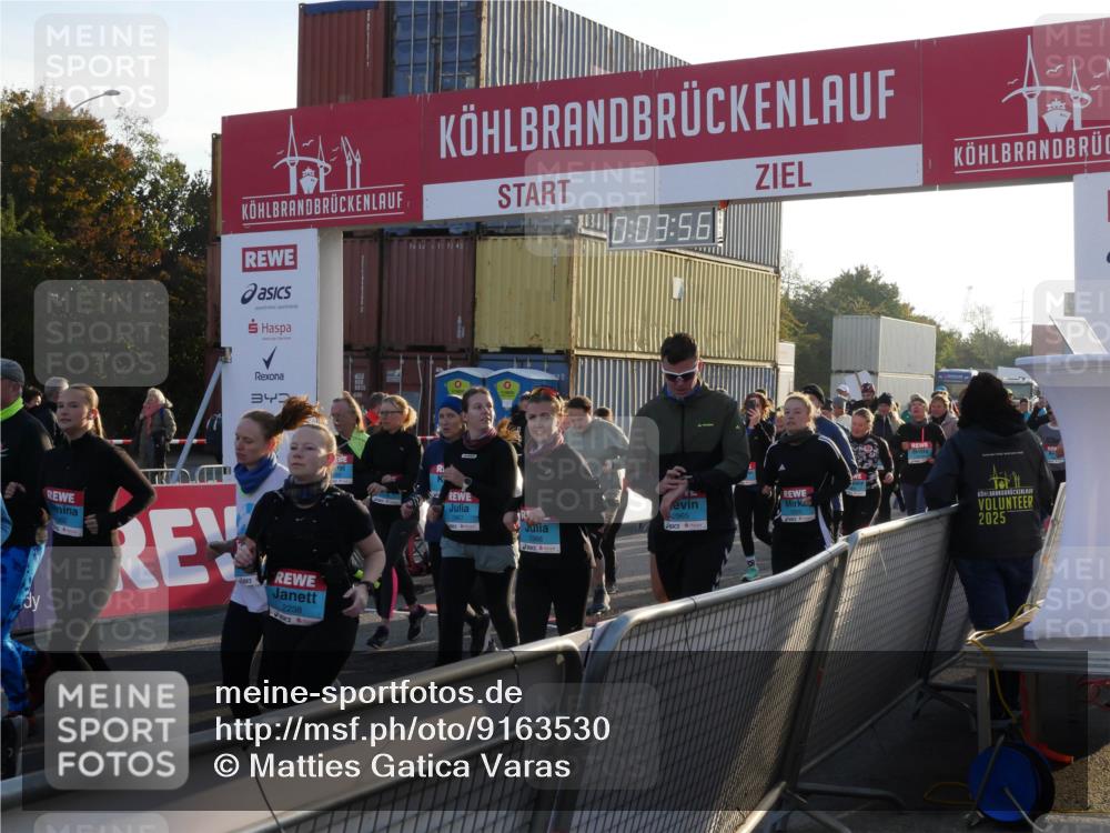 03.10.2025 - Köhlbrandbrückenlauf Matties Gatica Varas http://msf.ph/oto/9163530 03.10.2025 09:03:58 Ziel  meine-sportfotos.de