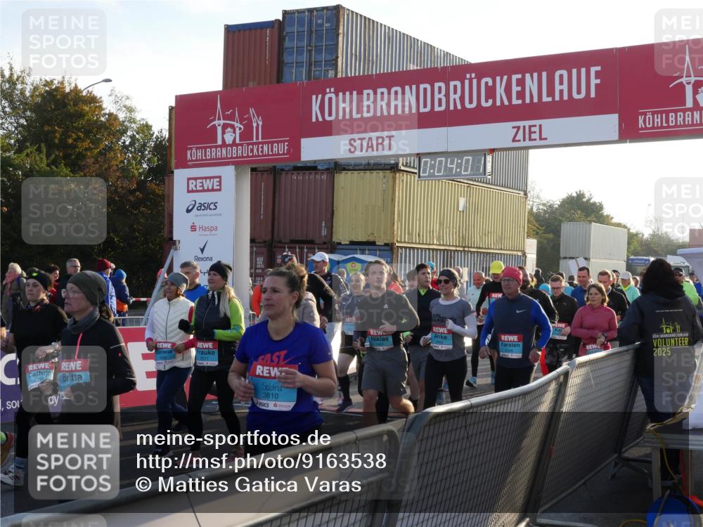 03.10.2025 - Köhlbrandbrückenlauf Matties Gatica Varas http://msf.ph/oto/9163538 03.10.2025 09:04:03 Ziel  meine-sportfotos.de
