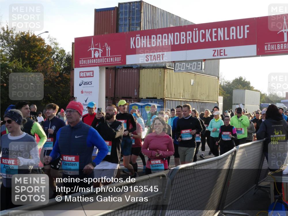 03.10.2025 - Köhlbrandbrückenlauf Matties Gatica Varas http://msf.ph/oto/9163545 03.10.2025 09:04:05 Ziel  meine-sportfotos.de