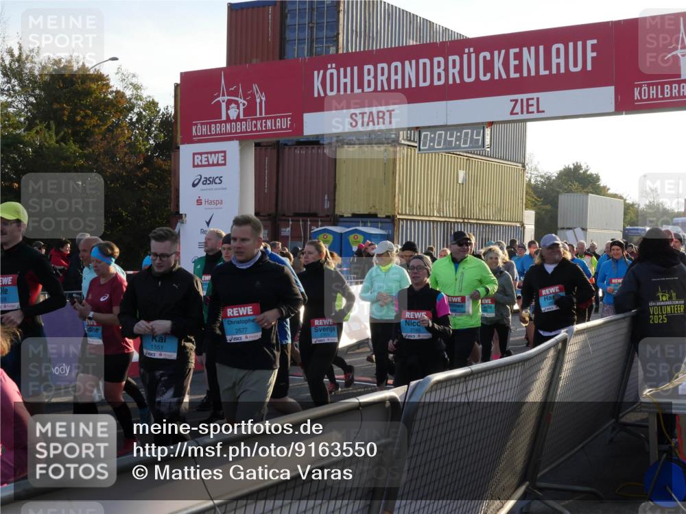 03.10.2025 - Köhlbrandbrückenlauf Matties Gatica Varas http://msf.ph/oto/9163550 03.10.2025 09:04:06 Ziel  meine-sportfotos.de