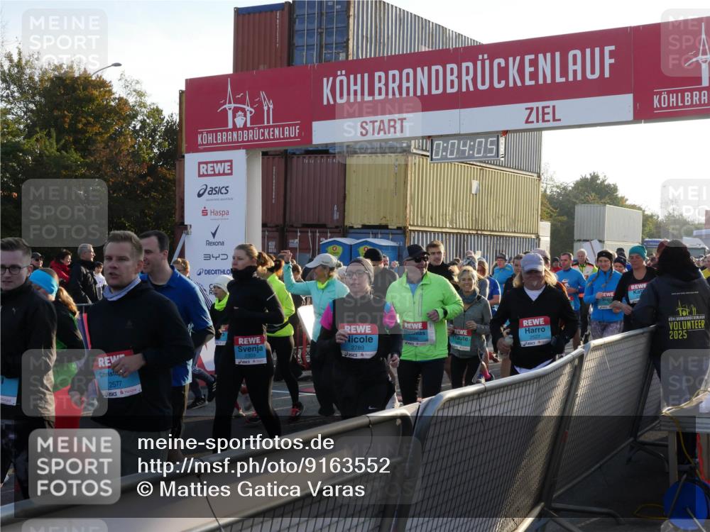 03.10.2025 - Köhlbrandbrückenlauf Matties Gatica Varas http://msf.ph/oto/9163552 03.10.2025 09:04:07 Ziel  meine-sportfotos.de