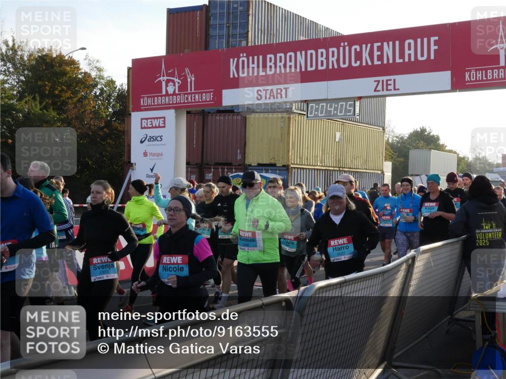 03.10.2025 - Köhlbrandbrückenlauf Matties Gatica Varas http://msf.ph/oto/9163555 03.10.2025 09:04:07 Ziel  meine-sportfotos.de