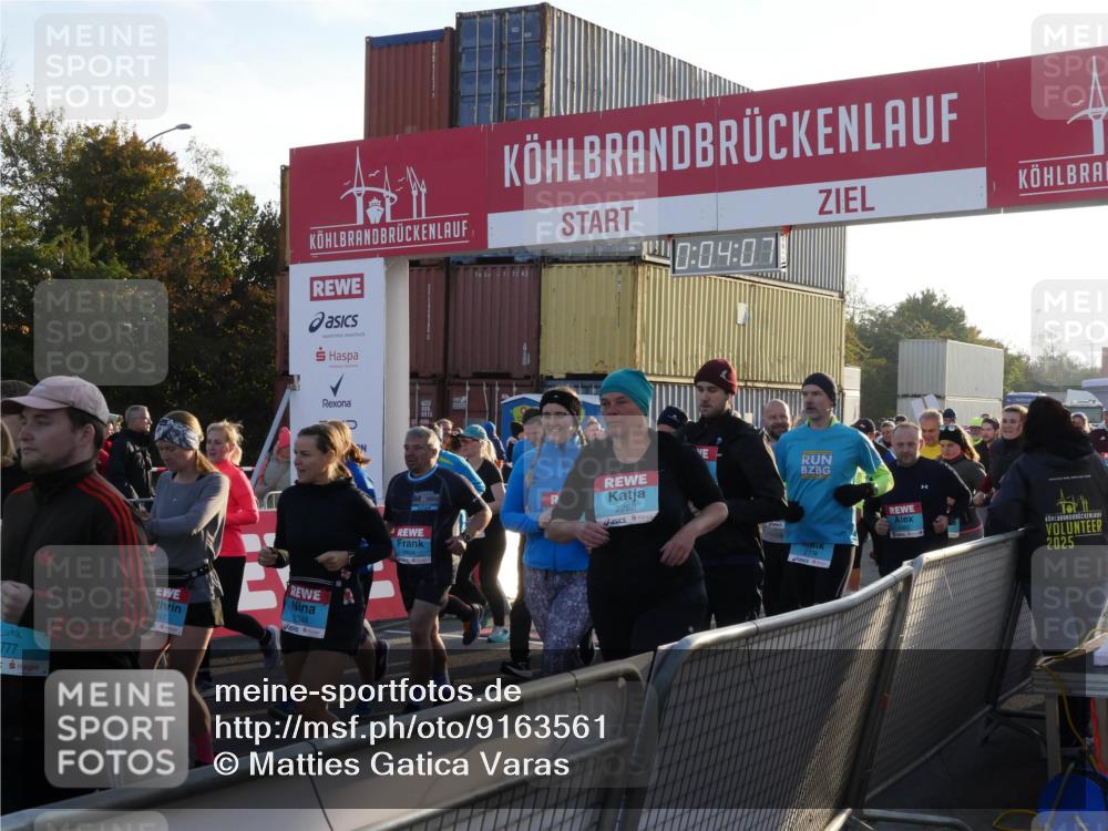 03.10.2025 - Köhlbrandbrückenlauf Matties Gatica Varas http://msf.ph/oto/9163561 03.10.2025 09:04:09 Ziel  meine-sportfotos.de