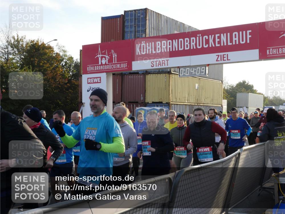 03.10.2025 - Köhlbrandbrückenlauf Matties Gatica Varas http://msf.ph/oto/9163570 03.10.2025 09:04:11 Ziel  meine-sportfotos.de