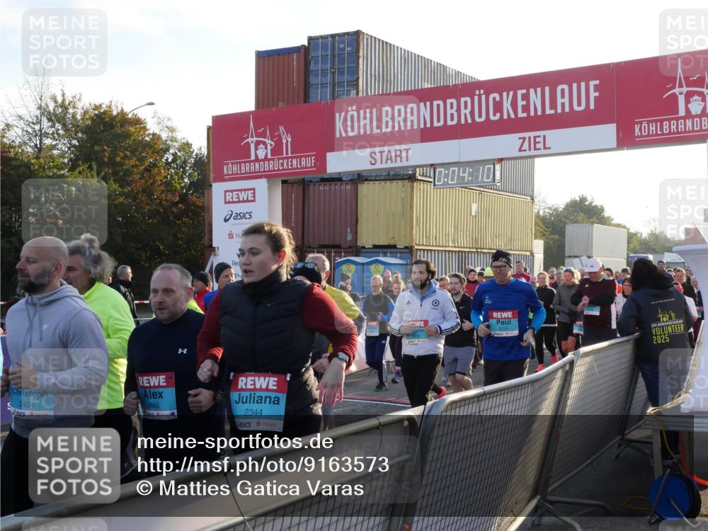 03.10.2025 - Köhlbrandbrückenlauf Matties Gatica Varas http://msf.ph/oto/9163573 03.10.2025 09:04:12 Ziel  meine-sportfotos.de