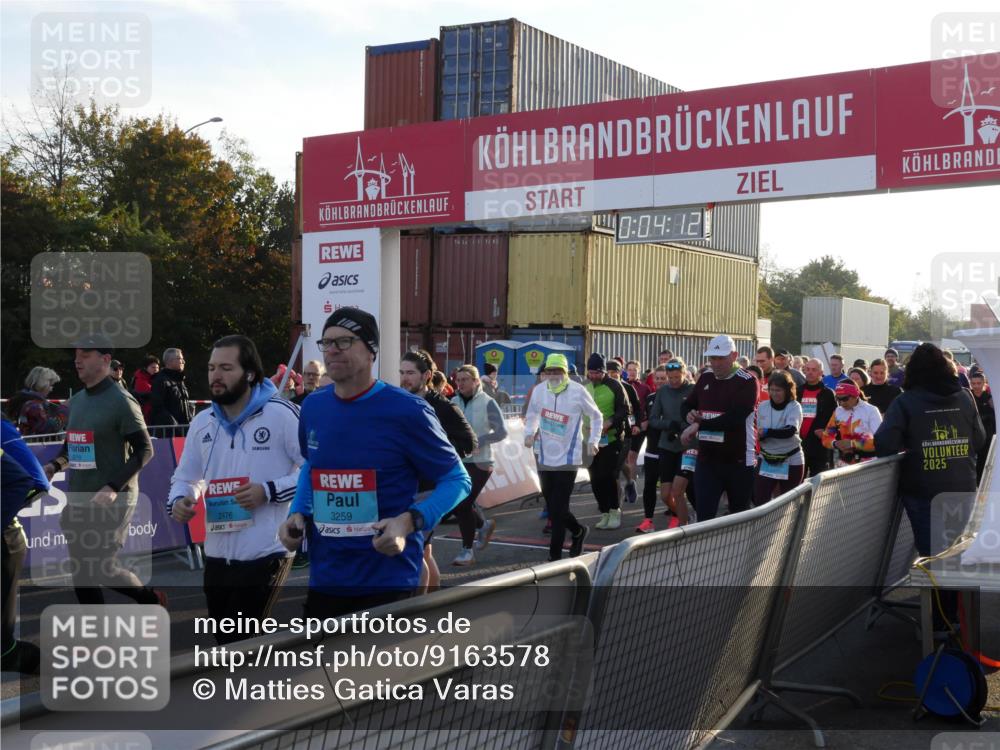 03.10.2025 - Köhlbrandbrückenlauf Matties Gatica Varas http://msf.ph/oto/9163578 03.10.2025 09:04:13 Ziel  meine-sportfotos.de