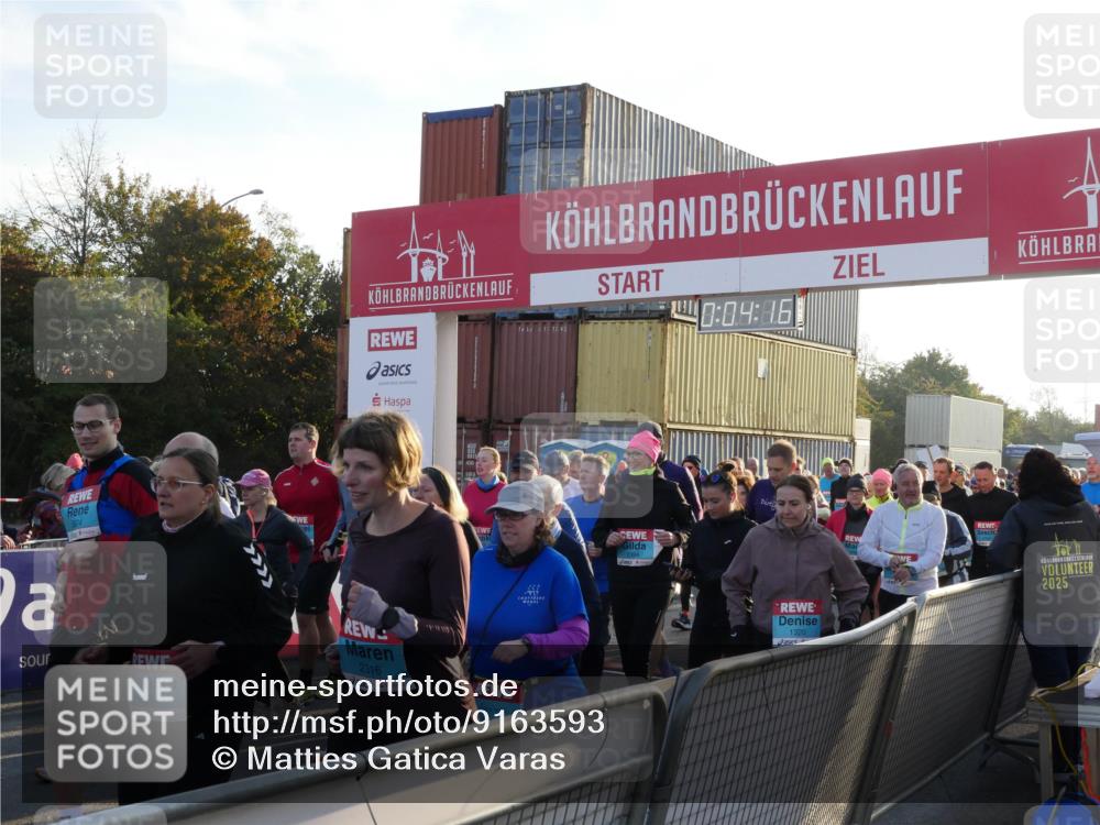 03.10.2025 - Köhlbrandbrückenlauf Matties Gatica Varas http://msf.ph/oto/9163593 03.10.2025 09:04:18 Ziel  meine-sportfotos.de