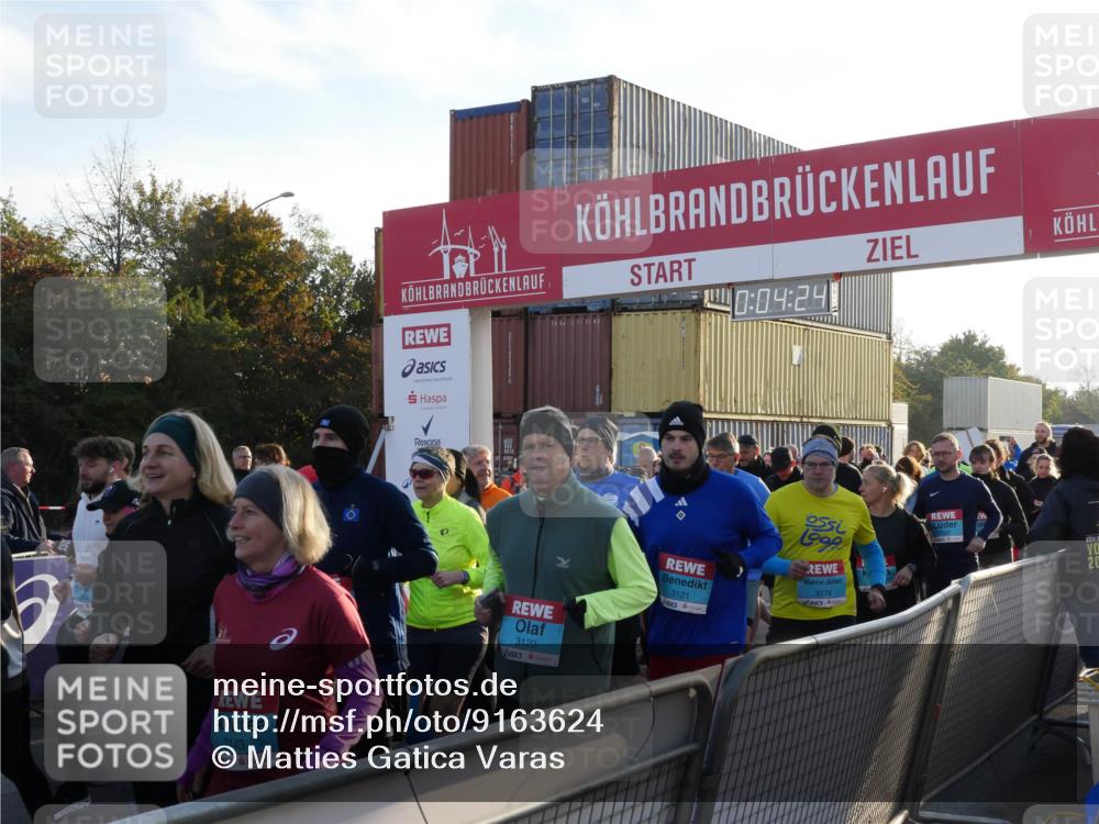 03.10.2025 - Köhlbrandbrückenlauf Matties Gatica Varas http://msf.ph/oto/9163624 03.10.2025 09:04:26 Ziel  meine-sportfotos.de