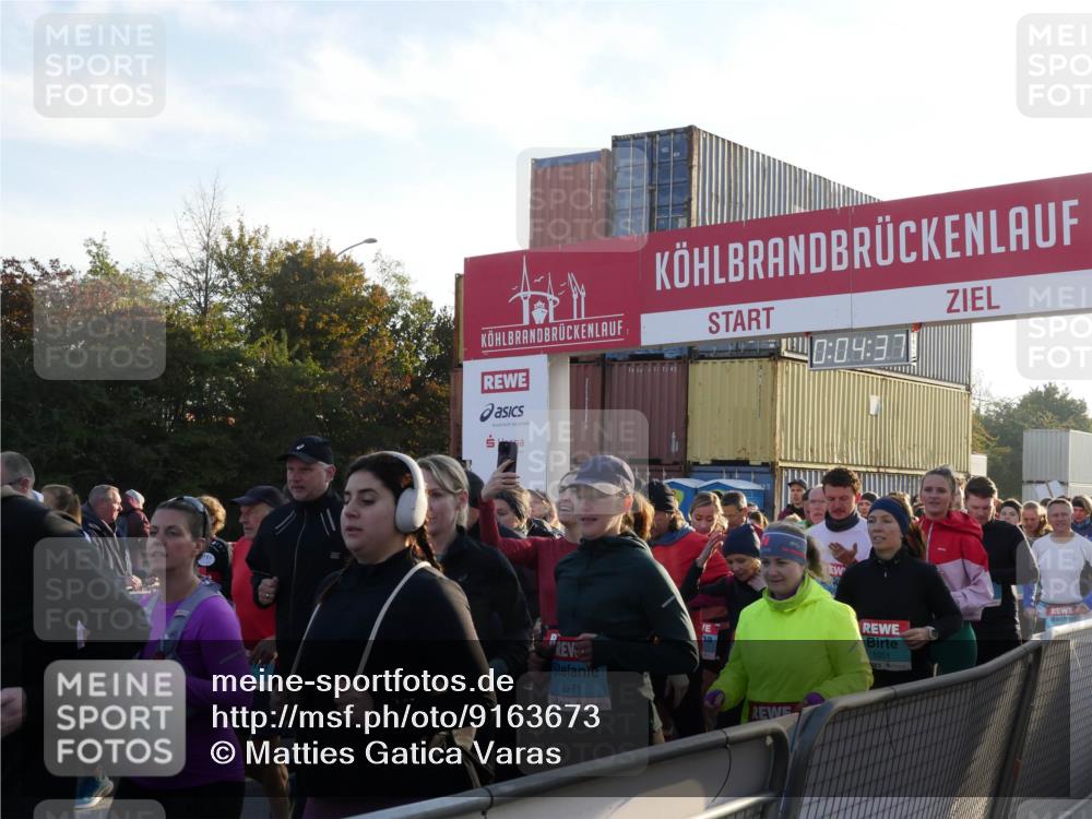 03.10.2025 - Köhlbrandbrückenlauf Matties Gatica Varas http://msf.ph/oto/9163673 03.10.2025 09:04:39 Ziel  meine-sportfotos.de