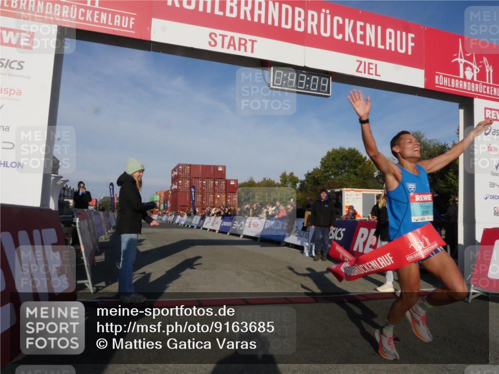 03.10.2025 - Köhlbrandbrückenlauf Matties Gatica Varas http://msf.ph/oto/9163685 03.10.2025 09:43:06 Ziel  meine-sportfotos.de