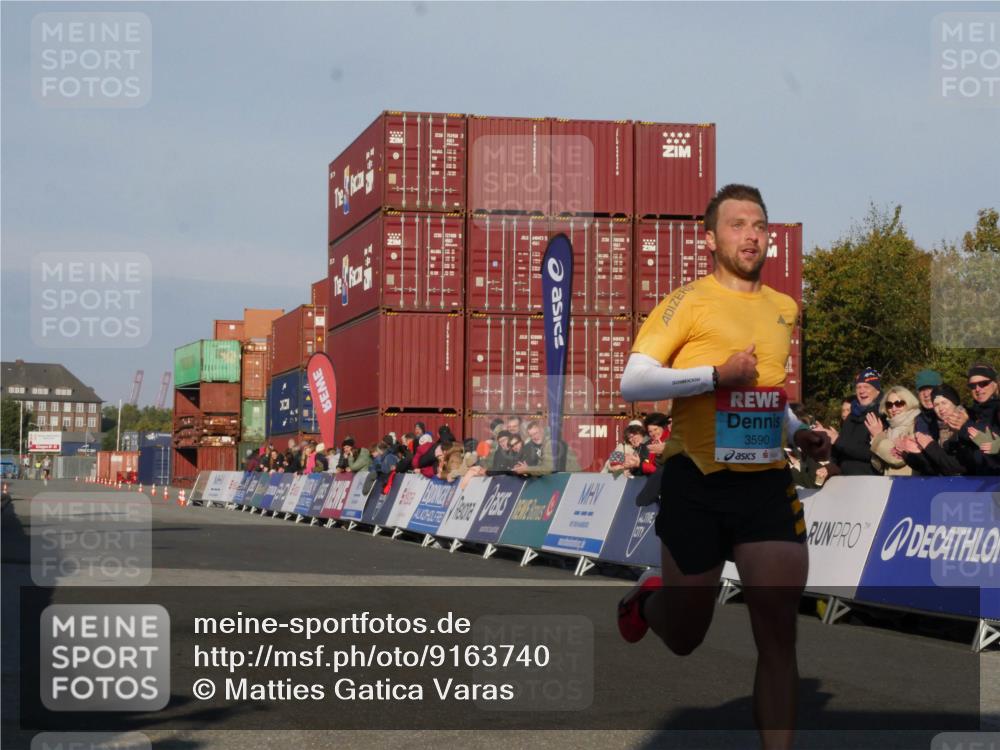 03.10.2025 - Köhlbrandbrückenlauf Matties Gatica Varas http://msf.ph/oto/9163740 03.10.2025 09:45:16 Ziel 3590 meine-sportfotos.de