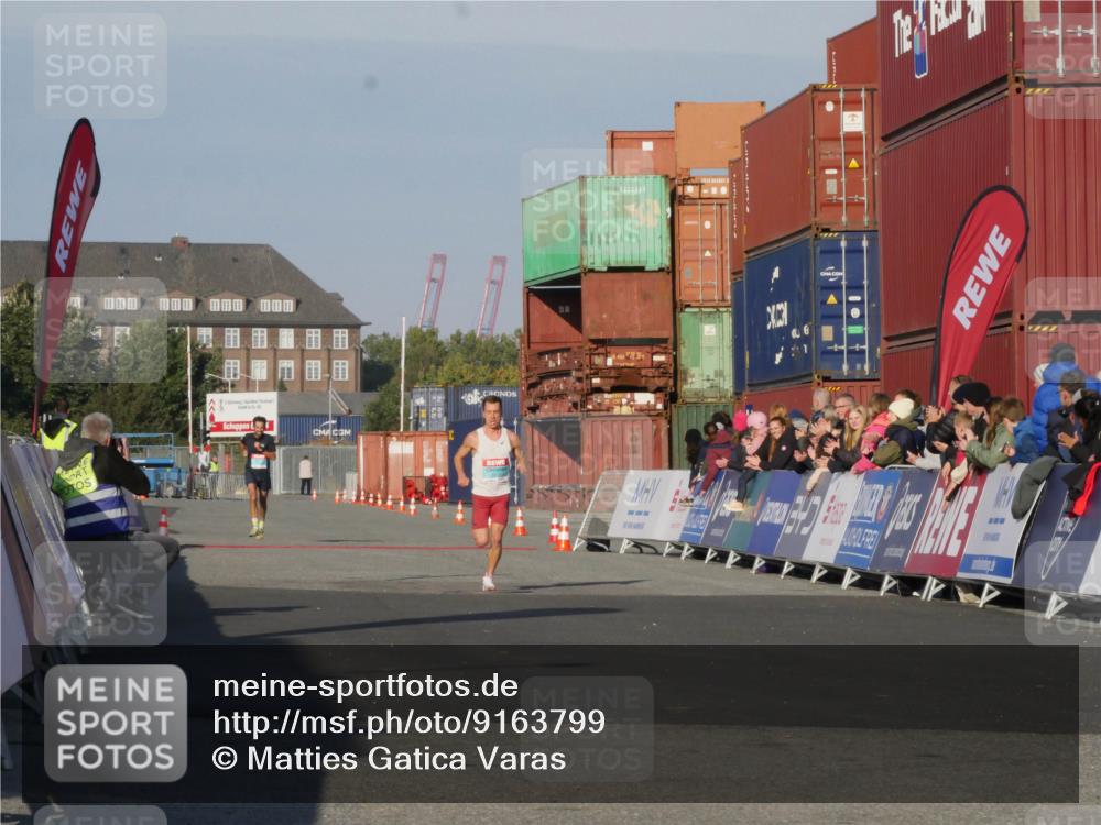 03.10.2025 - Köhlbrandbrückenlauf Matties Gatica Varas http://msf.ph/oto/9163799 03.10.2025 09:46:48 Ziel 1013 meine-sportfotos.de