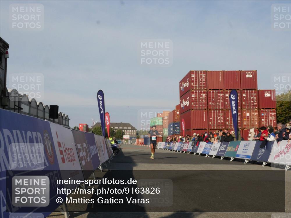 03.10.2025 - Köhlbrandbrückenlauf Matties Gatica Varas http://msf.ph/oto/9163826 03.10.2025 09:47:00 Ziel 3760 meine-sportfotos.de