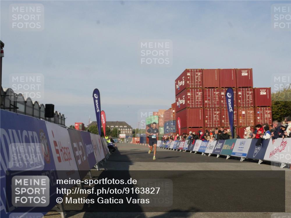 03.10.2025 - Köhlbrandbrückenlauf Matties Gatica Varas http://msf.ph/oto/9163827 03.10.2025 09:47:00 Ziel 3760 meine-sportfotos.de