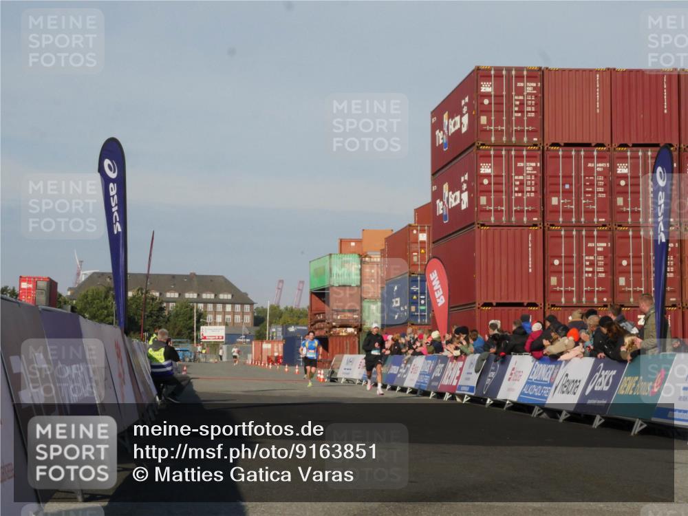 03.10.2025 - Köhlbrandbrückenlauf Matties Gatica Varas http://msf.ph/oto/9163851 03.10.2025 09:47:44 Ziel 1062, 3304 meine-sportfotos.de