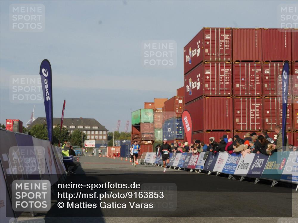 03.10.2025 - Köhlbrandbrückenlauf Matties Gatica Varas http://msf.ph/oto/9163853 03.10.2025 09:47:44 Ziel 1062, 3304 meine-sportfotos.de