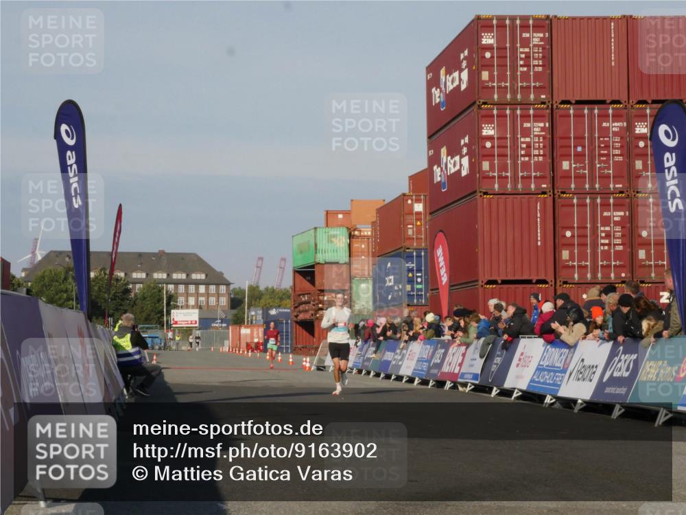 03.10.2025 - Köhlbrandbrückenlauf Matties Gatica Varas http://msf.ph/oto/9163902 03.10.2025 09:48:11 Ziel 3209 meine-sportfotos.de