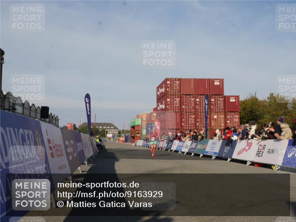 03.10.2025 - Köhlbrandbrückenlauf Matties Gatica Varas http://msf.ph/oto/9163929 03.10.2025 09:48:23 Ziel 2968 meine-sportfotos.de