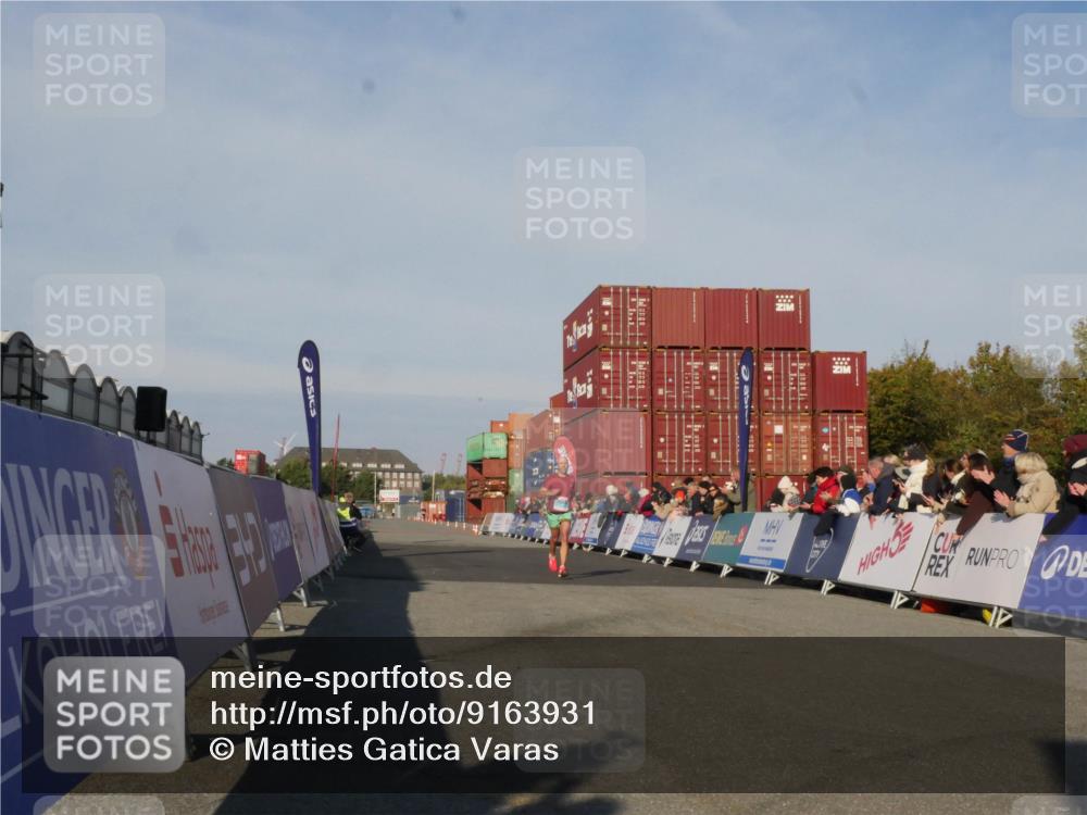 03.10.2025 - Köhlbrandbrückenlauf Matties Gatica Varas http://msf.ph/oto/9163931 03.10.2025 09:48:23 Ziel 2968 meine-sportfotos.de