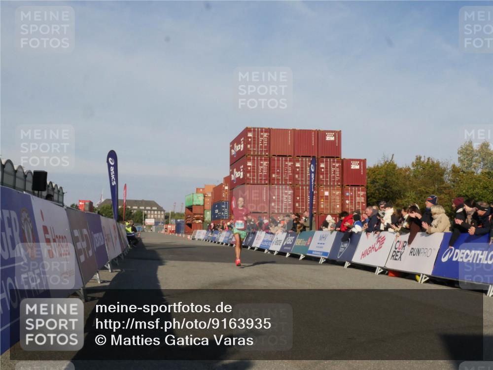 03.10.2025 - Köhlbrandbrückenlauf Matties Gatica Varas http://msf.ph/oto/9163935 03.10.2025 09:48:24 Ziel 2968 meine-sportfotos.de