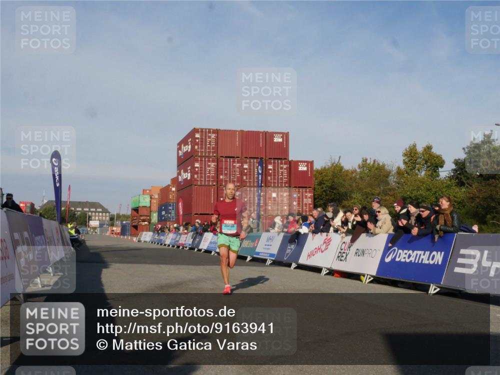03.10.2025 - Köhlbrandbrückenlauf Matties Gatica Varas http://msf.ph/oto/9163941 03.10.2025 09:48:26 Ziel 2968 meine-sportfotos.de