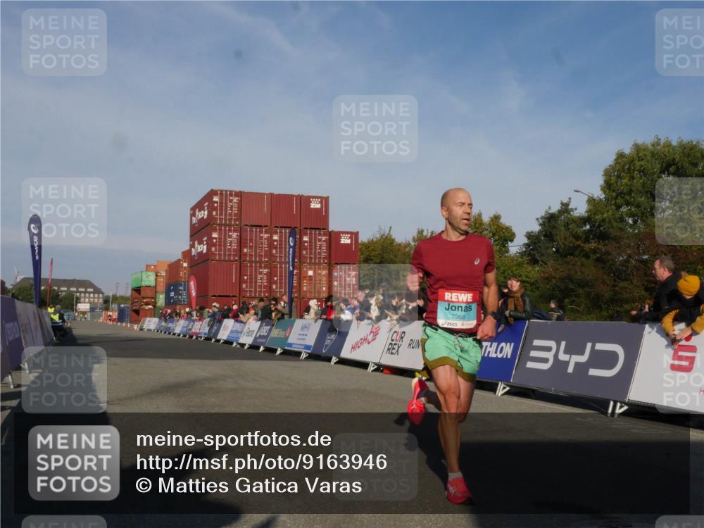03.10.2025 - Köhlbrandbrückenlauf Matties Gatica Varas http://msf.ph/oto/9163946 03.10.2025 09:48:27 Ziel 2968 meine-sportfotos.de