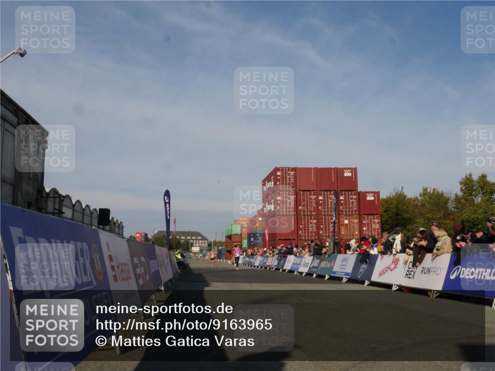 03.10.2025 - Köhlbrandbrückenlauf Matties Gatica Varas http://msf.ph/oto/9163965 03.10.2025 09:49:23 Ziel 3203 meine-sportfotos.de