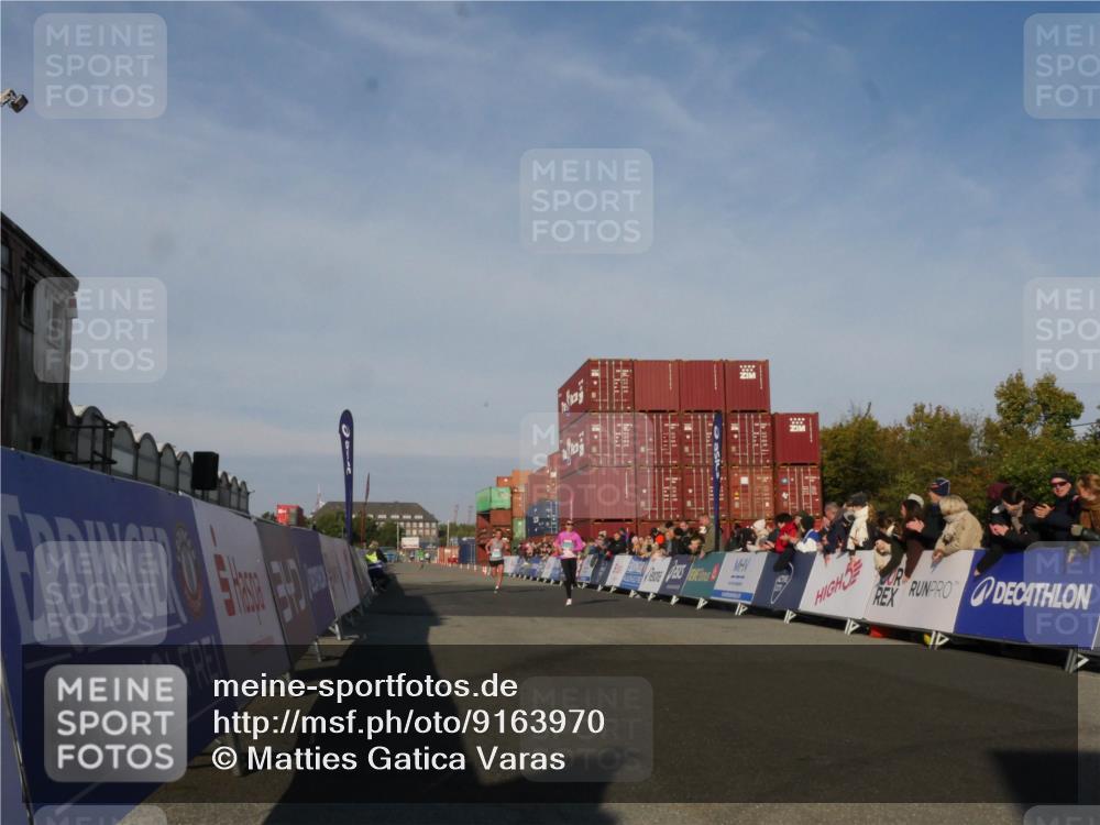 03.10.2025 - Köhlbrandbrückenlauf Matties Gatica Varas http://msf.ph/oto/9163970 03.10.2025 09:49:26 Ziel 1022, 3203 meine-sportfotos.de