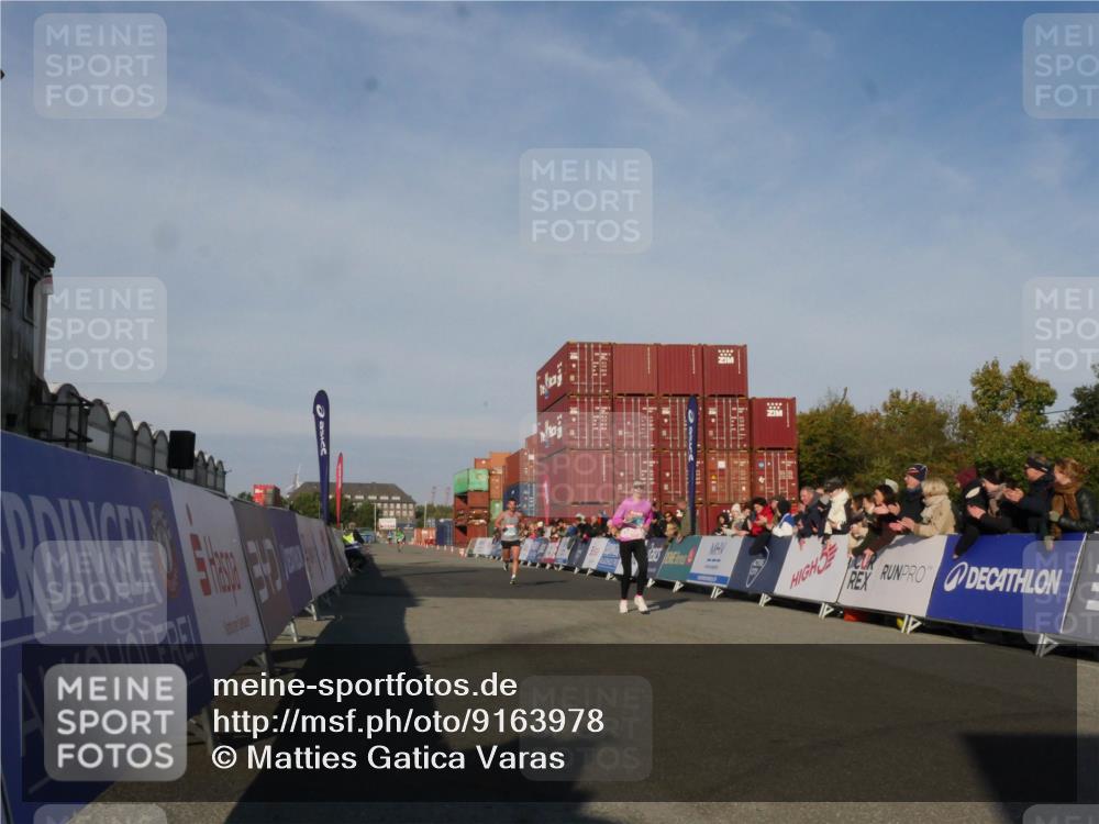 03.10.2025 - Köhlbrandbrückenlauf Matties Gatica Varas http://msf.ph/oto/9163978 03.10.2025 09:49:28 Ziel 1022, 3203 meine-sportfotos.de
