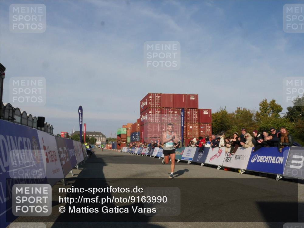 03.10.2025 - Köhlbrandbrückenlauf Matties Gatica Varas http://msf.ph/oto/9163990 03.10.2025 09:49:32 Ziel 1022, 3203 meine-sportfotos.de