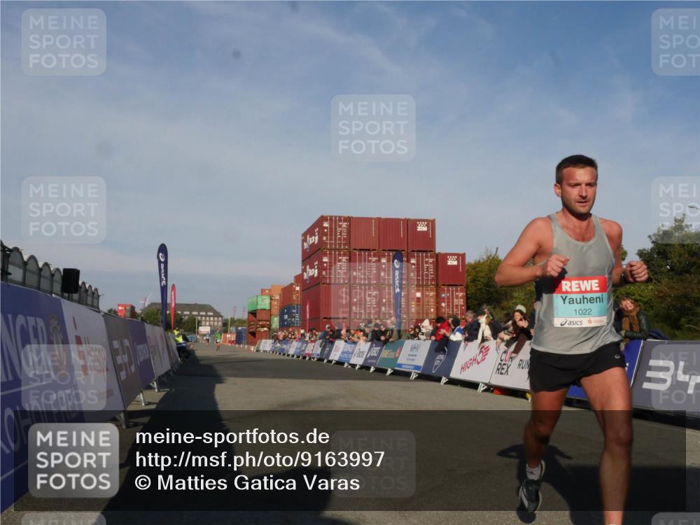 03.10.2025 - Köhlbrandbrückenlauf Matties Gatica Varas http://msf.ph/oto/9163997 03.10.2025 09:49:34 Ziel 1022 meine-sportfotos.de