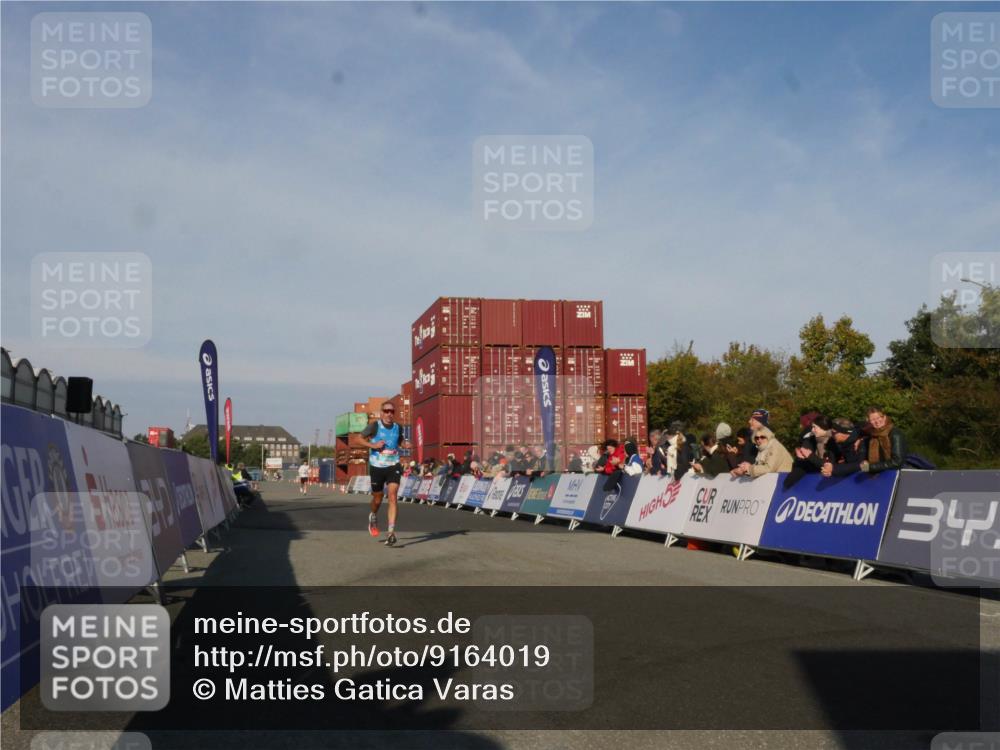 03.10.2025 - Köhlbrandbrückenlauf Matties Gatica Varas http://msf.ph/oto/9164019 03.10.2025 09:49:53 Ziel 1041 meine-sportfotos.de