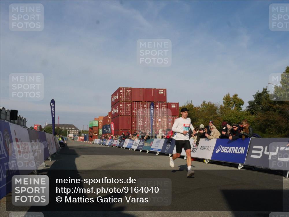 03.10.2025 - Köhlbrandbrückenlauf Matties Gatica Varas http://msf.ph/oto/9164040 03.10.2025 09:50:04 Ziel 2176 meine-sportfotos.de