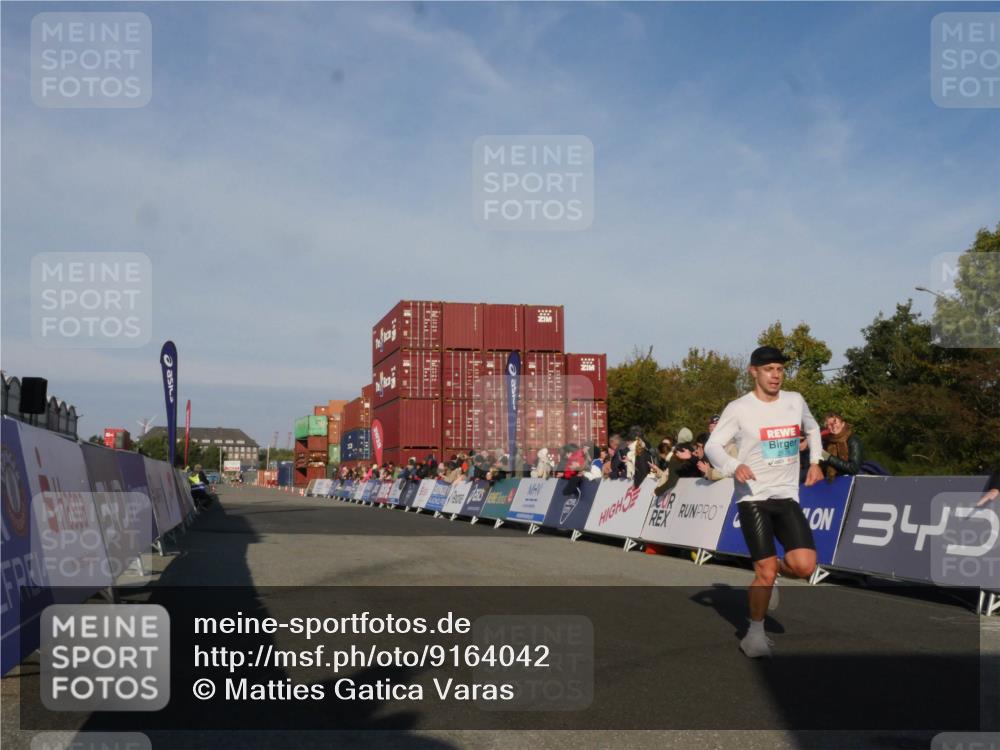 03.10.2025 - Köhlbrandbrückenlauf Matties Gatica Varas http://msf.ph/oto/9164042 03.10.2025 09:50:04 Ziel 2176 meine-sportfotos.de