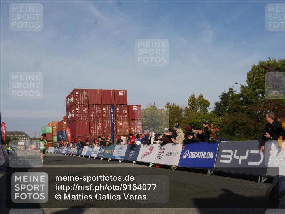 03.10.2025 - Köhlbrandbrückenlauf Matties Gatica Varas http://msf.ph/oto/9164077 03.10.2025 09:50:31 Ziel 1174, 2702 meine-sportfotos.de