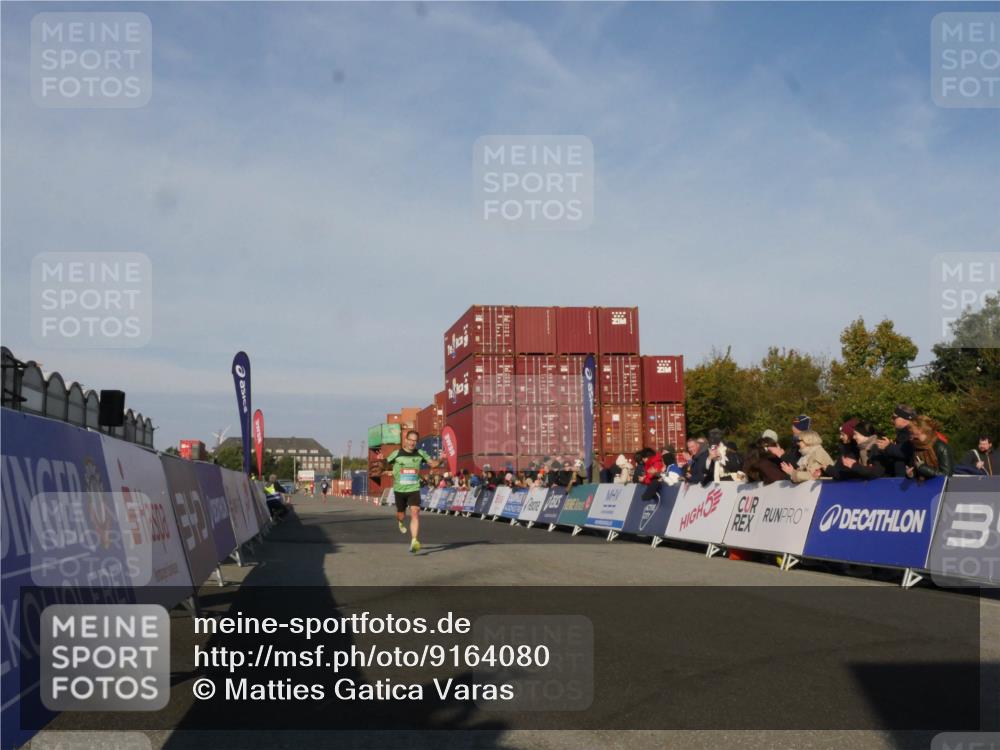 03.10.2025 - Köhlbrandbrückenlauf Matties Gatica Varas http://msf.ph/oto/9164080 03.10.2025 09:50:32 Ziel 1174, 2702 meine-sportfotos.de