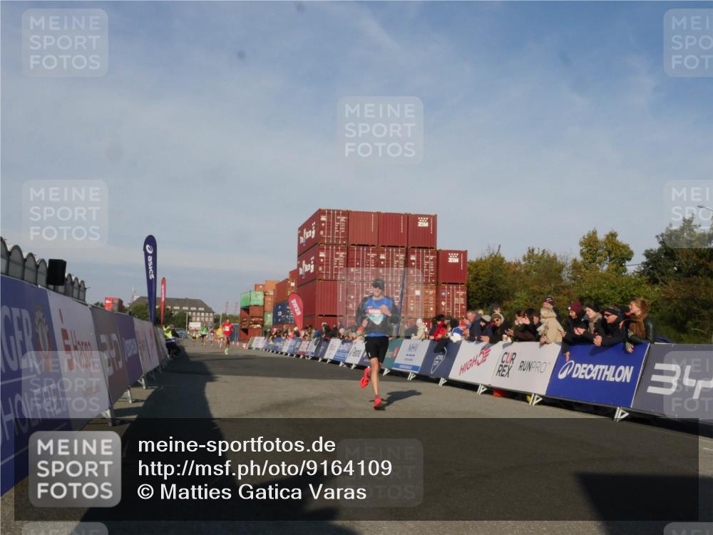 03.10.2025 - Köhlbrandbrückenlauf Matties Gatica Varas http://msf.ph/oto/9164109 03.10.2025 09:50:50 Ziel 1011, 1044, 2701 meine-sportfotos.de