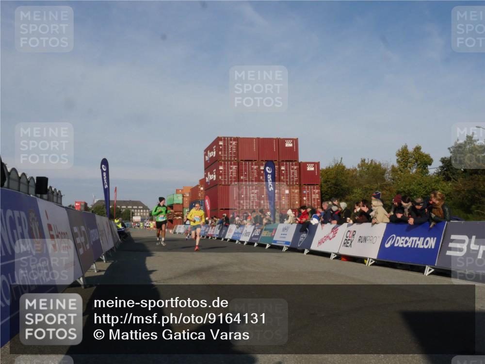 03.10.2025 - Köhlbrandbrückenlauf Matties Gatica Varas http://msf.ph/oto/9164131 03.10.2025 09:50:58 Ziel 1007, 1017, 1044, 2701 meine-sportfotos.de