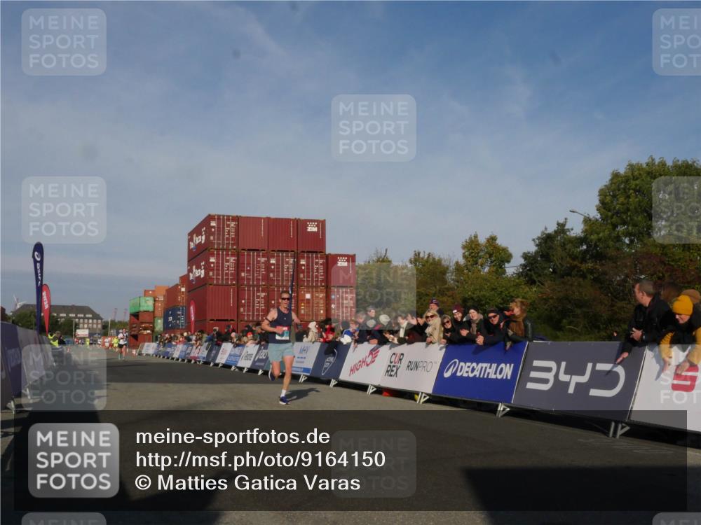03.10.2025 - Köhlbrandbrückenlauf Matties Gatica Varas http://msf.ph/oto/9164150 03.10.2025 09:51:03 Ziel 1007, 1017, 3153 meine-sportfotos.de