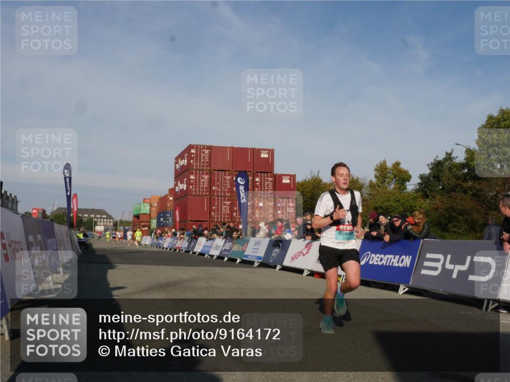 03.10.2025 - Köhlbrandbrückenlauf Matties Gatica Varas http://msf.ph/oto/9164172 03.10.2025 09:51:11 Ziel 3153 meine-sportfotos.de