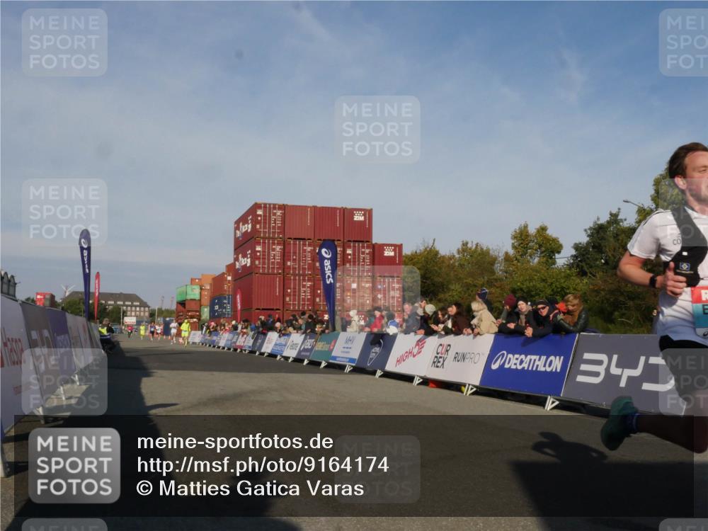 03.10.2025 - Köhlbrandbrückenlauf Matties Gatica Varas http://msf.ph/oto/9164174 03.10.2025 09:51:11 Ziel 3153 meine-sportfotos.de