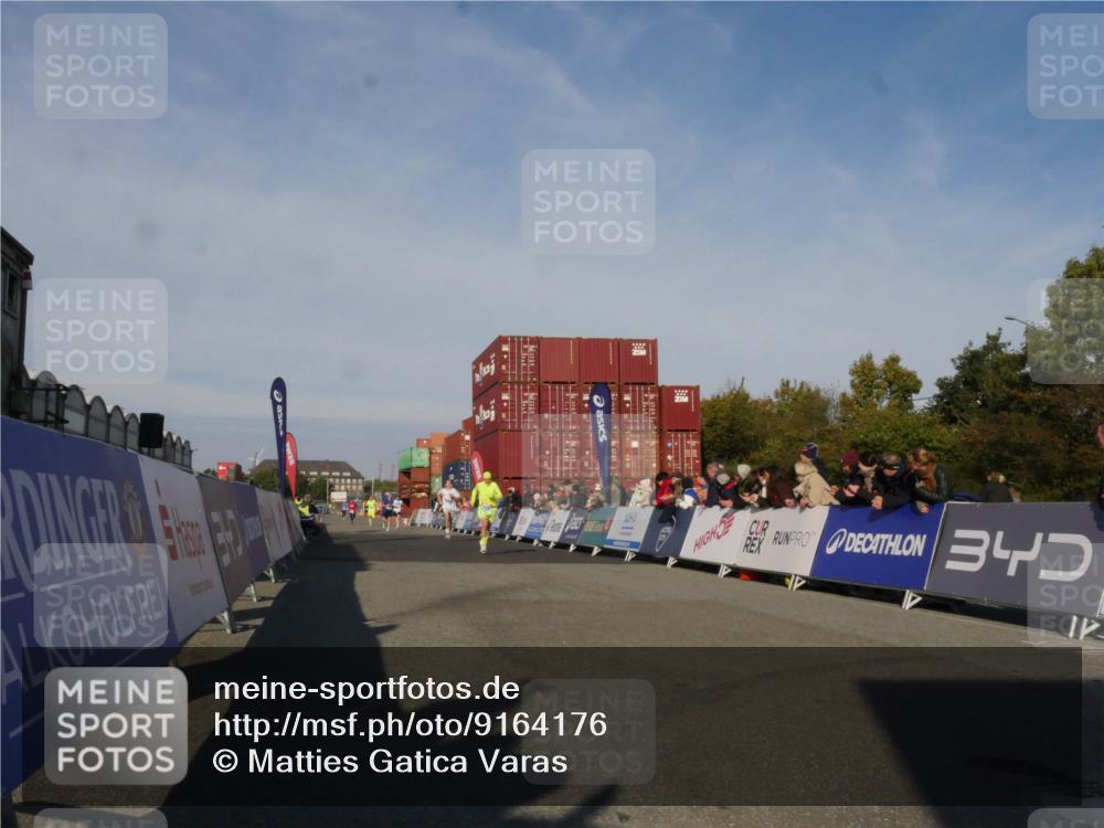 03.10.2025 - Köhlbrandbrückenlauf Matties Gatica Varas http://msf.ph/oto/9164176 03.10.2025 09:51:17 Ziel 3154, 3460 meine-sportfotos.de