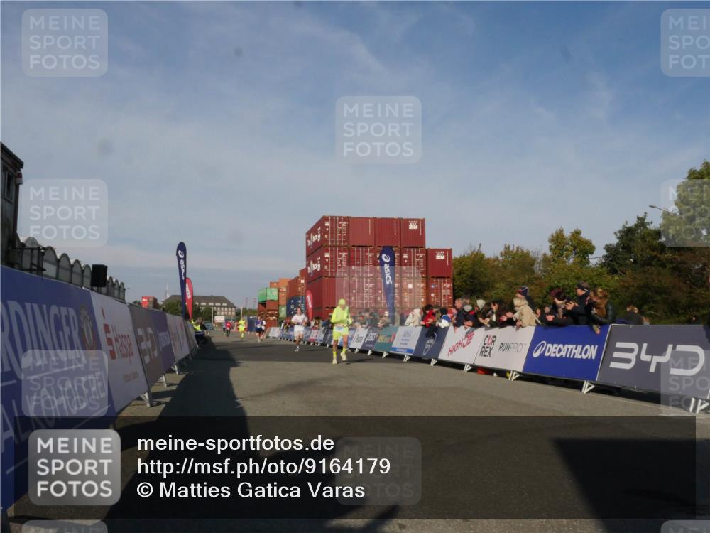 03.10.2025 - Köhlbrandbrückenlauf Matties Gatica Varas http://msf.ph/oto/9164179 03.10.2025 09:51:18 Ziel 3154, 3460, 3740 meine-sportfotos.de
