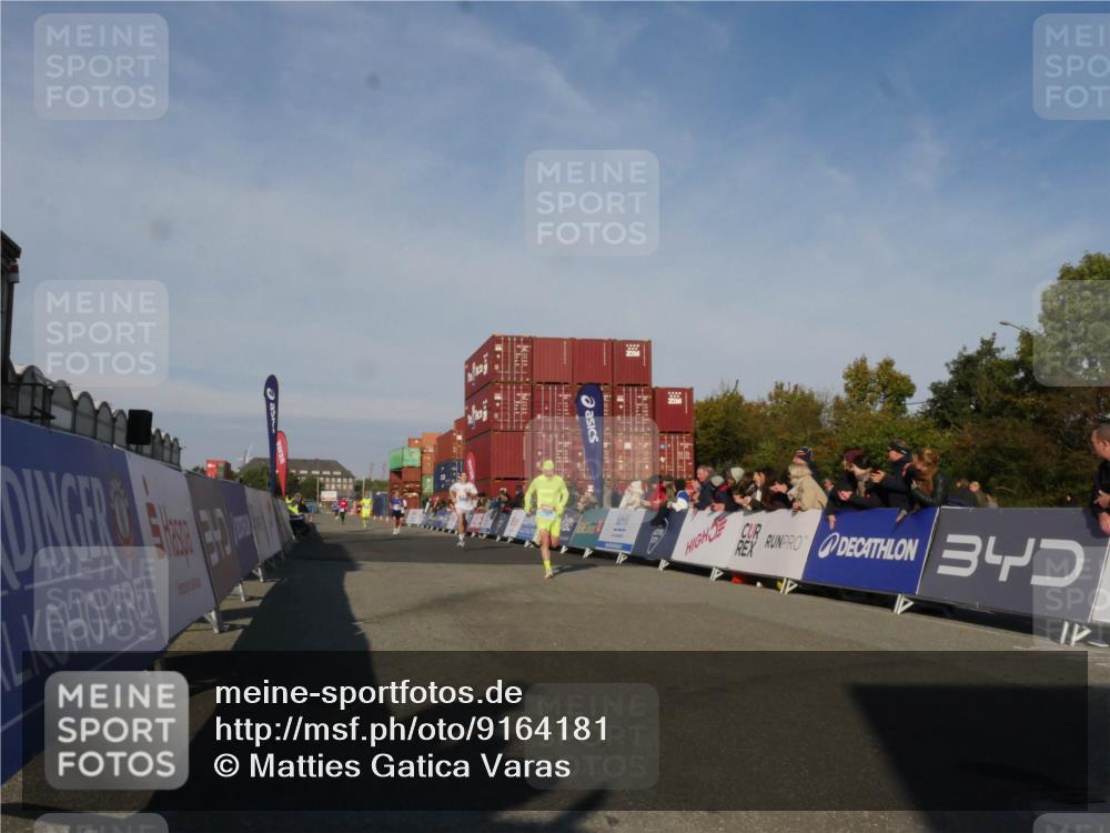 03.10.2025 - Köhlbrandbrückenlauf Matties Gatica Varas http://msf.ph/oto/9164181 03.10.2025 09:51:19 Ziel 3154, 3460, 3740 meine-sportfotos.de