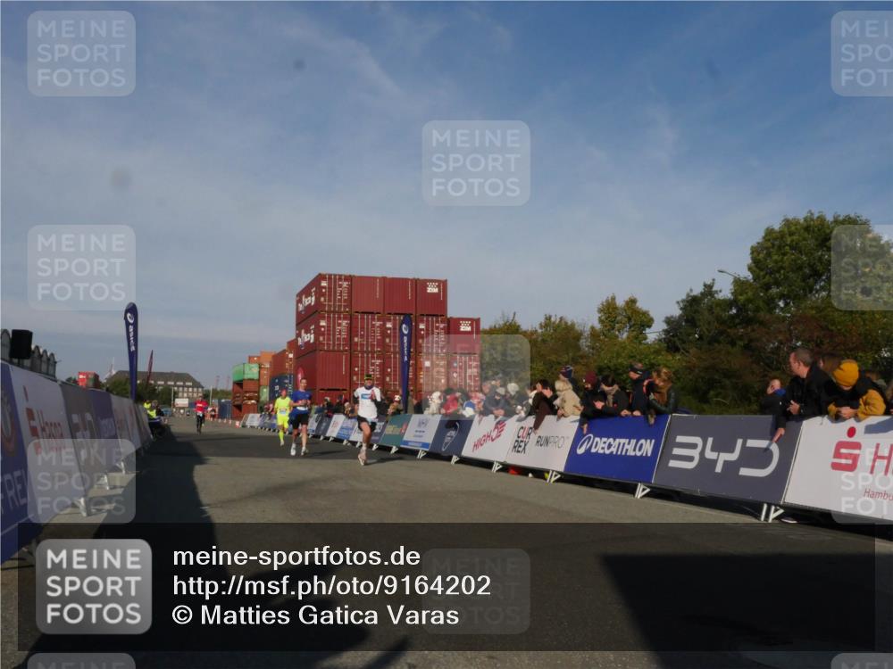 03.10.2025 - Köhlbrandbrückenlauf Matties Gatica Varas http://msf.ph/oto/9164202 03.10.2025 09:51:25 Ziel 1032, 3082, 3154, 3401, 3740 meine-sportfotos.de