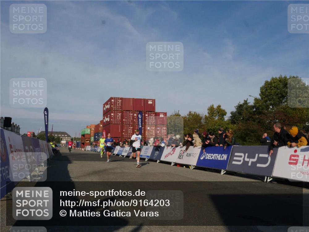 03.10.2025 - Köhlbrandbrückenlauf Matties Gatica Varas http://msf.ph/oto/9164203 03.10.2025 09:51:26 Ziel 1032, 3082, 3154, 3401, 3740 meine-sportfotos.de