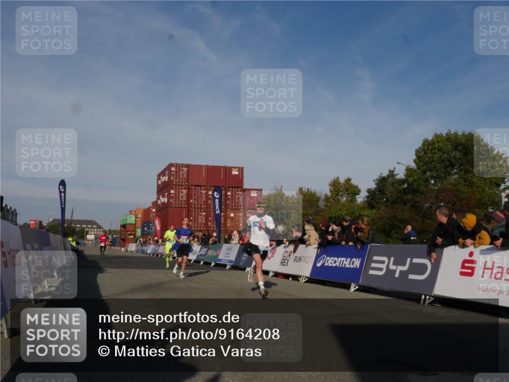 03.10.2025 - Köhlbrandbrückenlauf Matties Gatica Varas http://msf.ph/oto/9164208 03.10.2025 09:51:27 Ziel 1032, 3082, 3401, 3740 meine-sportfotos.de